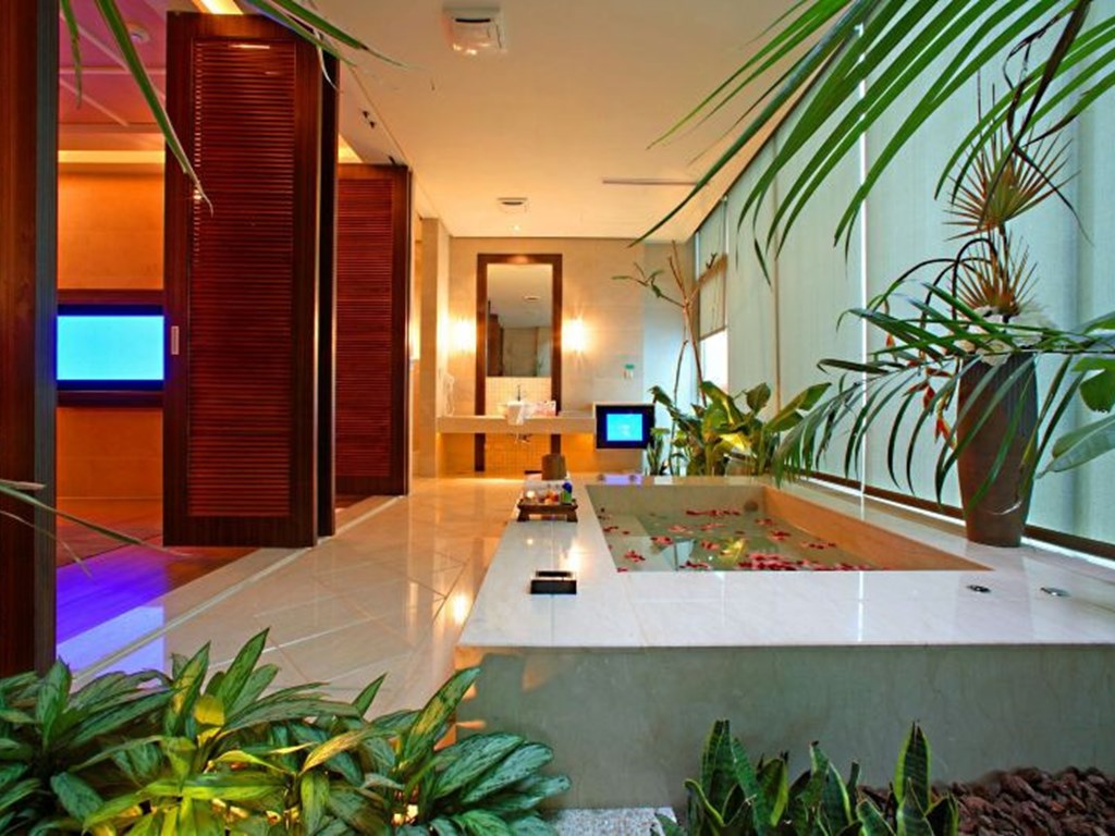 觀光署行銷星級旅館 邀請網紅開箱彰化桂冠精品旅館